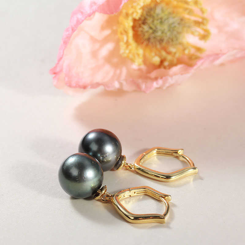 Pearl Stud Earrings - Brincos de Pérola em Cobre Banhado