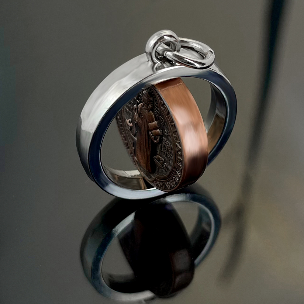 Novo Colar Medalha de São Bent - Jewelry & Watches Sp Z Oo Janów Lubelski avaliação e preço