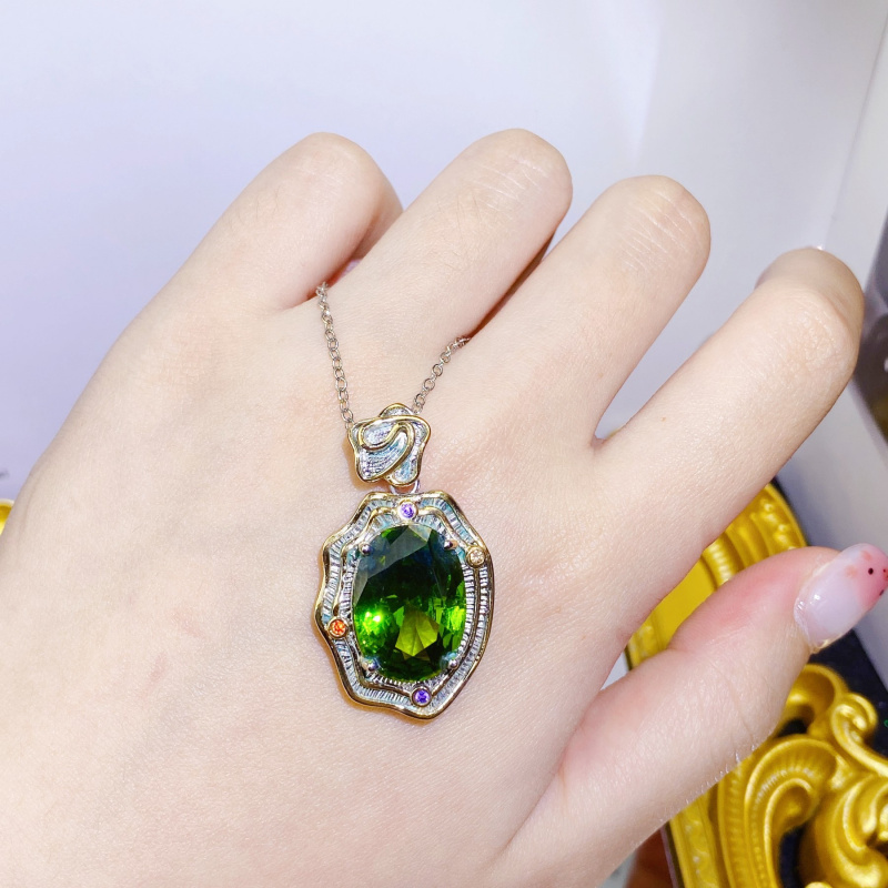 Conjunto de Colar, Brincos, An - Used Jewelry Watches avaliação e preço